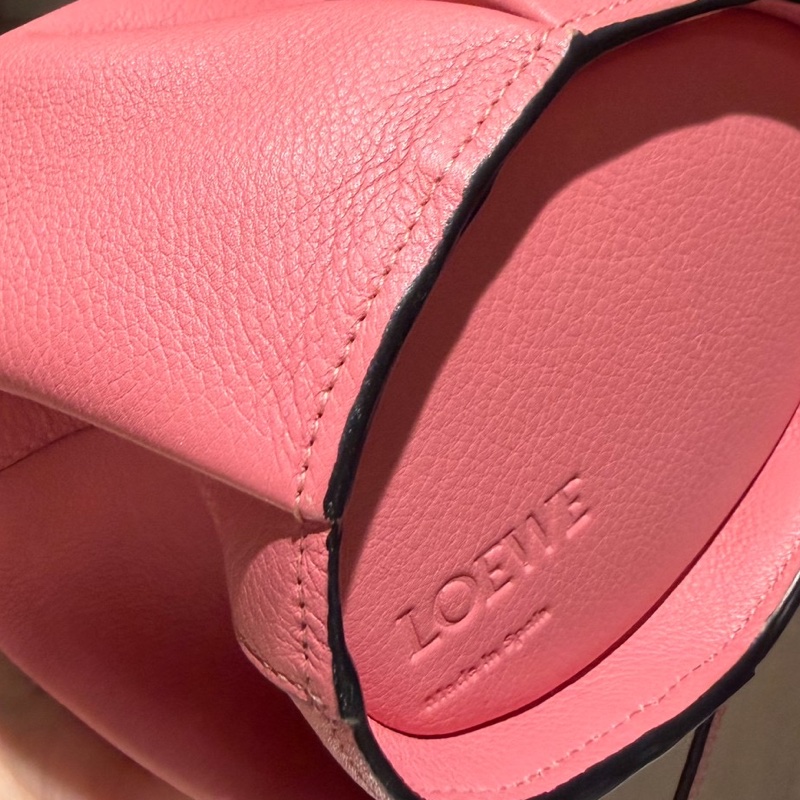 LOEWE 羅威 Elephant 糖果粉 大象造型 小牛皮 肩背包 側背包 斜背包 手提包-35