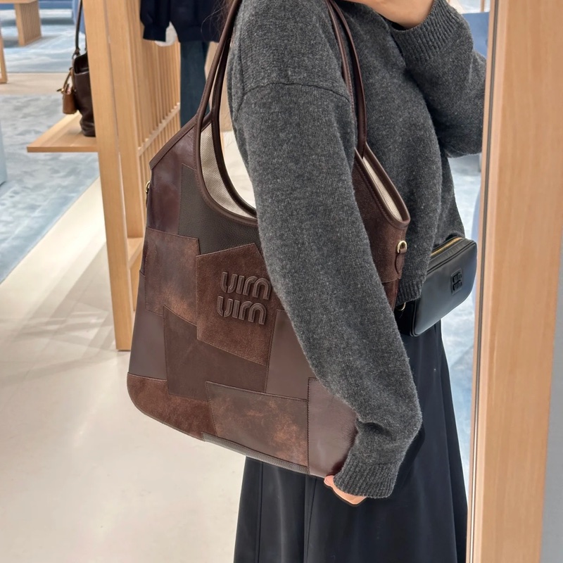 MiuMiu Ivy 皮革拼縫手袋-0