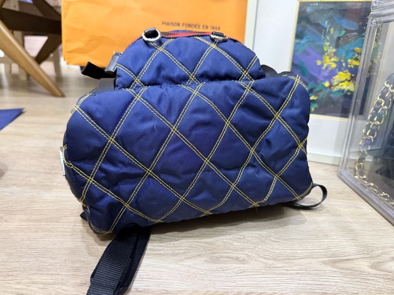 專櫃三折割愛💔非常好看的Prada尼龍  防刮牛皮拼防潑水、耐磨經典降落傘材質-17