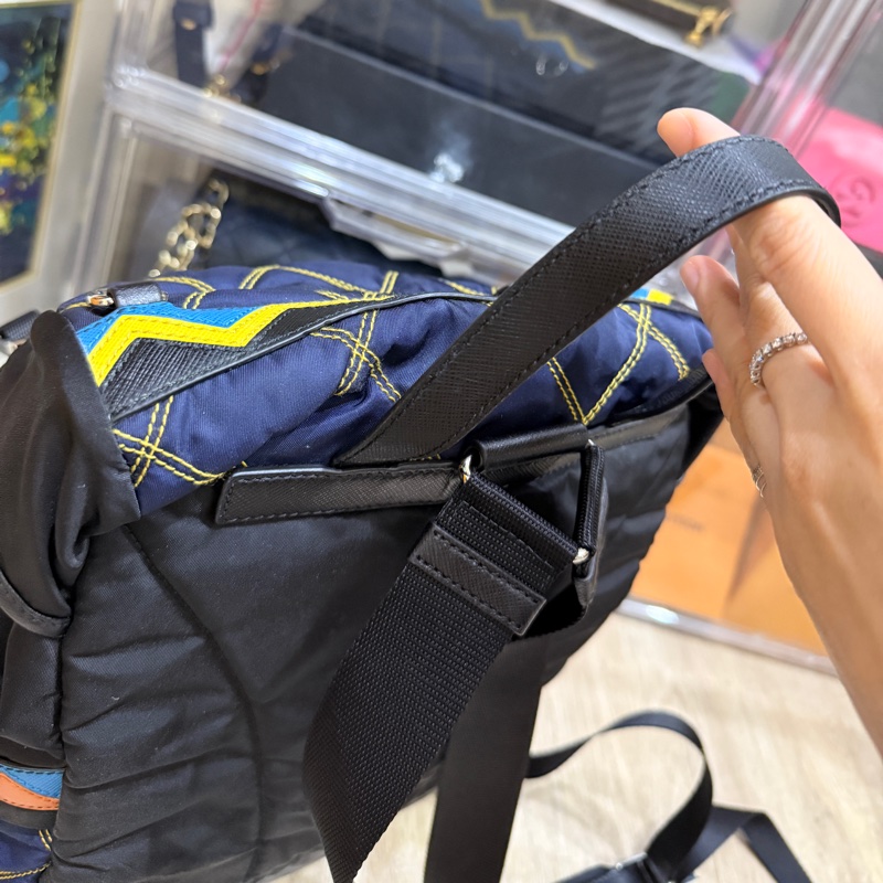 專櫃三折割愛💔非常好看的Prada尼龍  防刮牛皮拼防潑水、耐磨經典降落傘材質-20