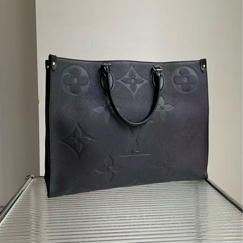 LV/路易威登 Onthego 黑色大號芯片款，尺寸：40x 32x 19cm 好價得 ️