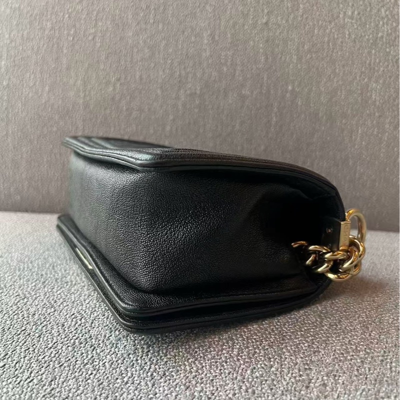 閒置🆕28開全套 CHANEL/香奈兒荔枝牛 V 紋 Leboy 小號，經典百搭，黑色金扣，鏈條肩帶。尺寸20x13x7，適合各種場合，唔挑身高-9