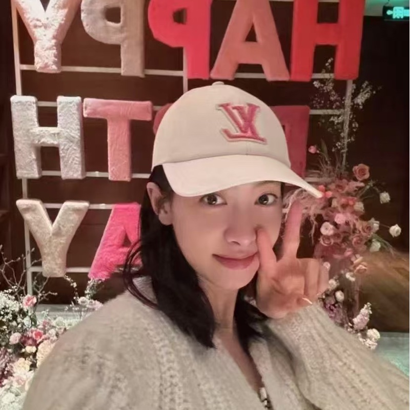 LV/路易威登棒球帽白色粉色刺繡 logo ，好價得 ️ （可以調節大小嘅）-2
