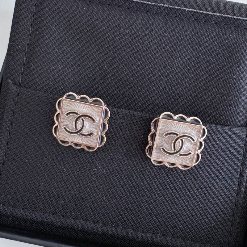 Chanel香奈兒雙Clogo琺瑯蕾絲耳釘耳環🦢-1