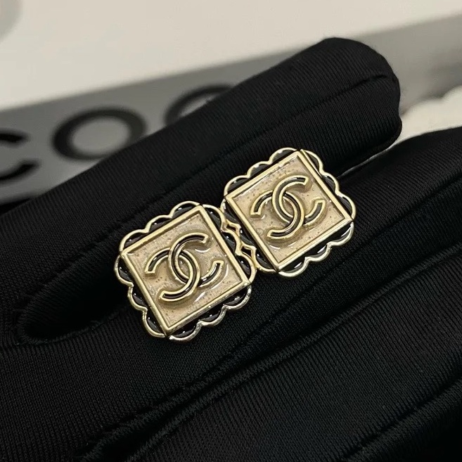 Chanel香奈兒雙Clogo琺瑯蕾絲耳釘耳環🦢-4