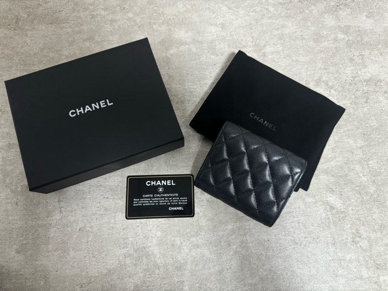 正品 Chanel 限量經典款黑銀荔枝皮短夾-1