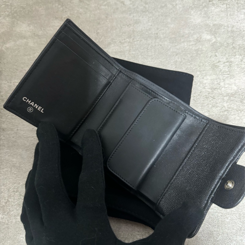 正品 Chanel 限量經典款黑銀荔枝皮短夾-11