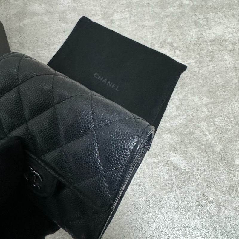 正品 Chanel 限量經典款黑銀荔枝皮短夾-12