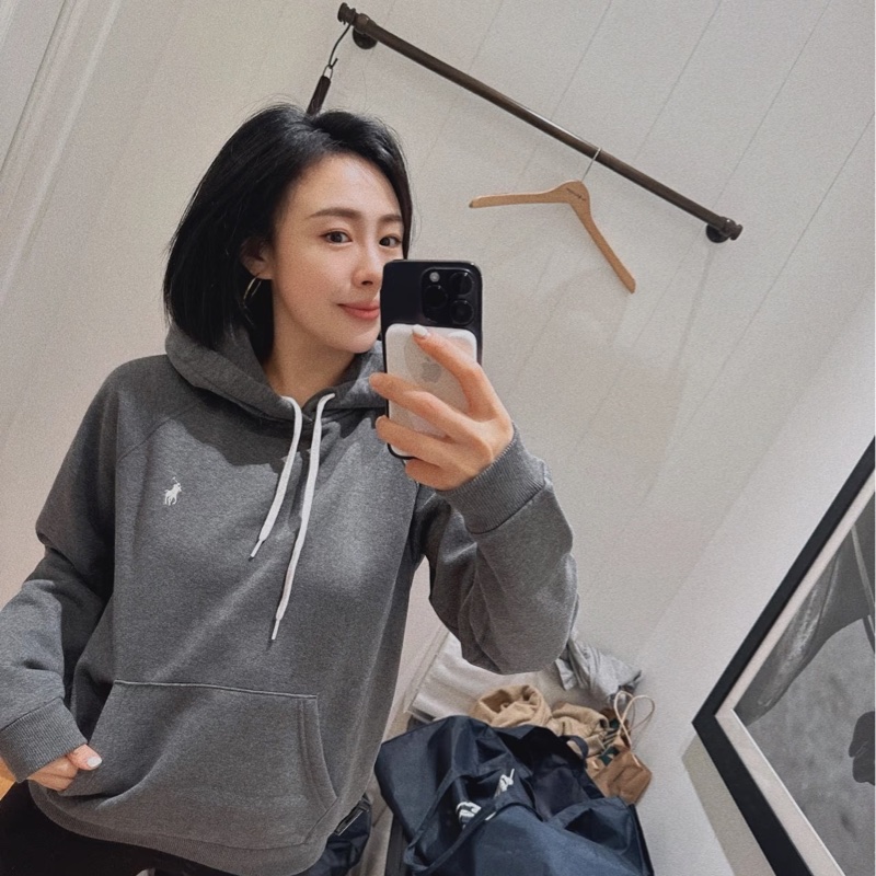 (保留中)Polo Ralph Lauren極品帽T xxs(細量放在圖片處) 原價買7-8000 當時太喜歡了. 裡面是有內刷毛!!!!! 只穿過1-2次,說全新狀態也不為過的那種-2