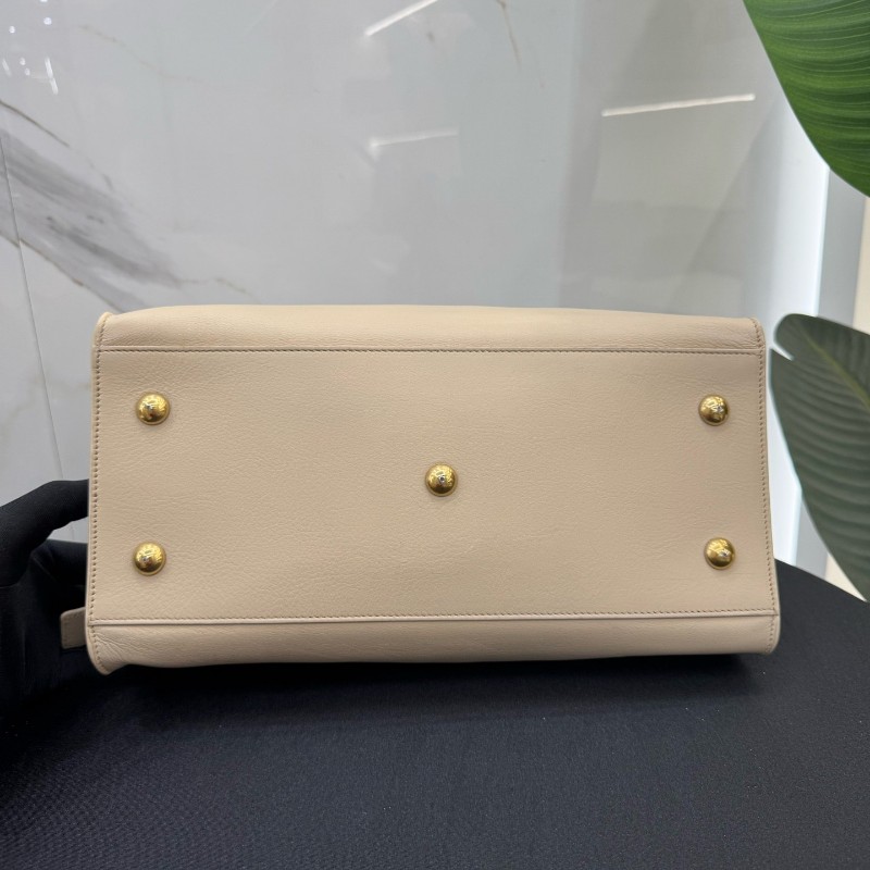 YSL聖羅蘭 米色手提斜挎包 搭配標誌性的金色Y字扣飾 手提包肩背包-4