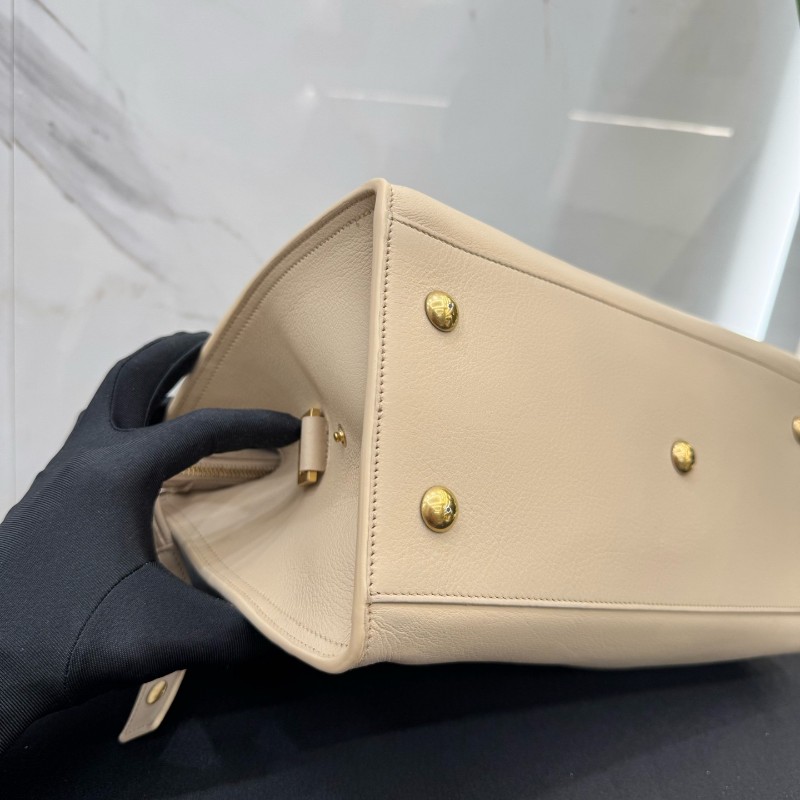 YSL聖羅蘭 米色手提斜挎包 搭配標誌性的金色Y字扣飾 手提包肩背包-10