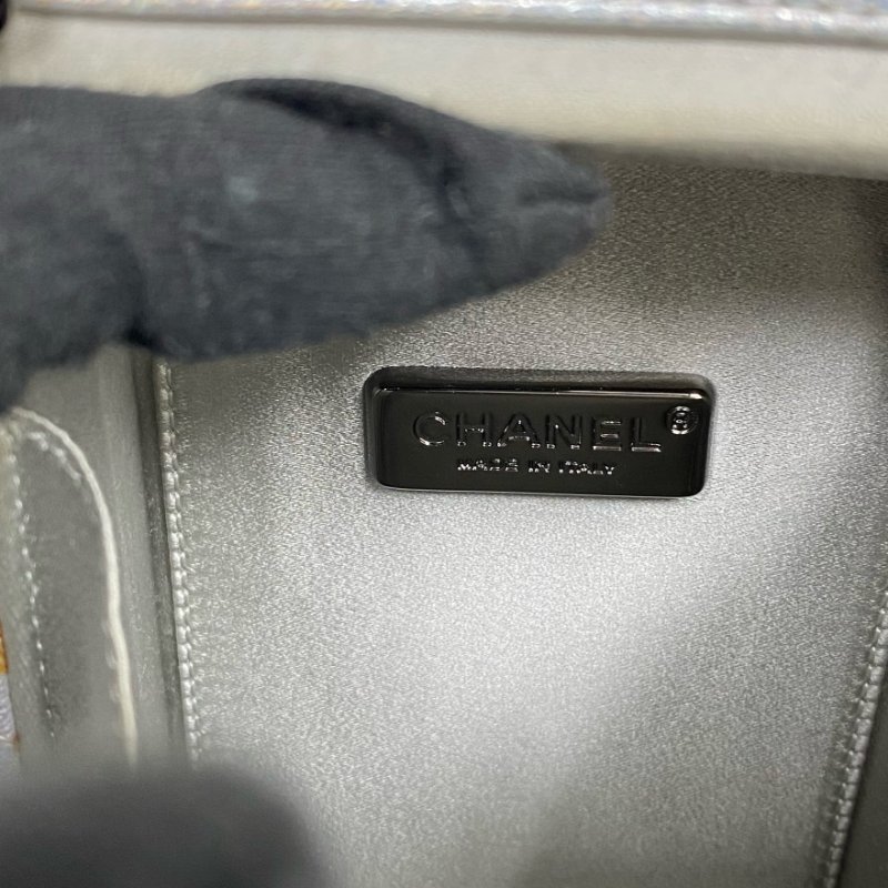 △ Chanel 香奈兒 Milk Box Silver Calfskin Gray Tone Metal Chain Shoulder Bag No.19 A94304 銀色小牛皮灰色金屬鏈條肩背袋 No.19 A94304 -257017877-18