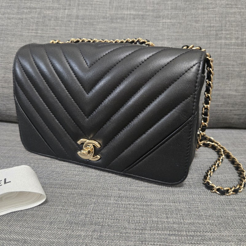 香奈兒 Chanel cf20 黑色牛皮黑金山型紋 v紋 掀蓋包-7