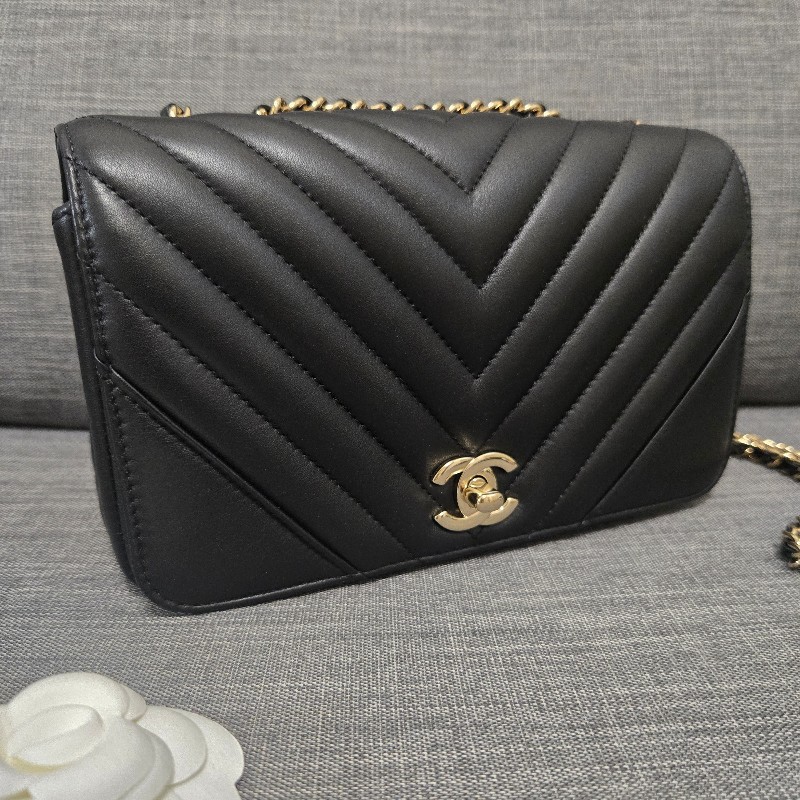 香奈兒 Chanel cf20 黑色牛皮黑金山型紋 v紋 掀蓋包-8