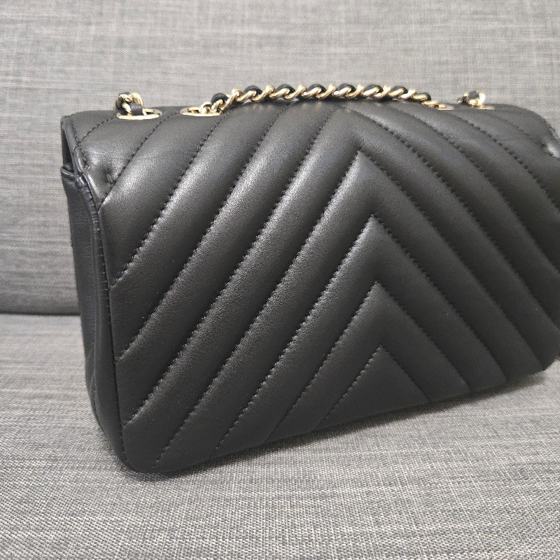 香奈兒 Chanel cf20 黑色牛皮黑金山型紋 v紋 掀蓋包-12