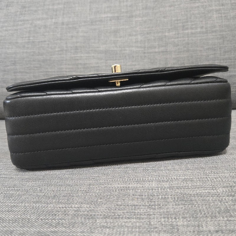 香奈兒 Chanel cf20 黑色牛皮黑金山型紋 v紋 掀蓋包-23