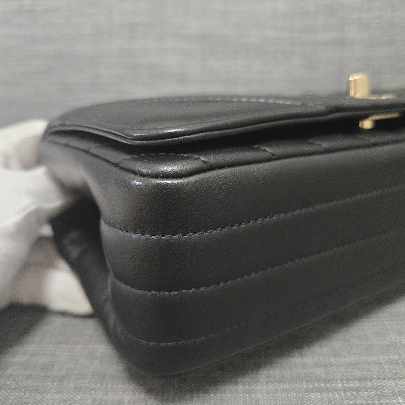 香奈兒 Chanel cf20 黑色牛皮黑金山型紋 v紋 掀蓋包-24