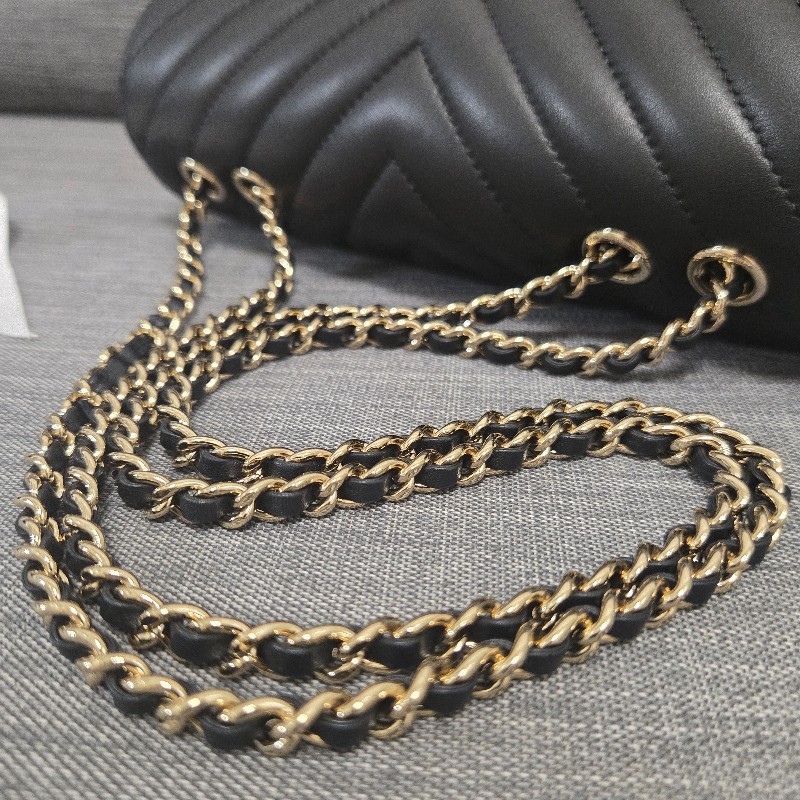 香奈兒 Chanel cf20 黑色牛皮黑金山型紋 v紋 掀蓋包-35