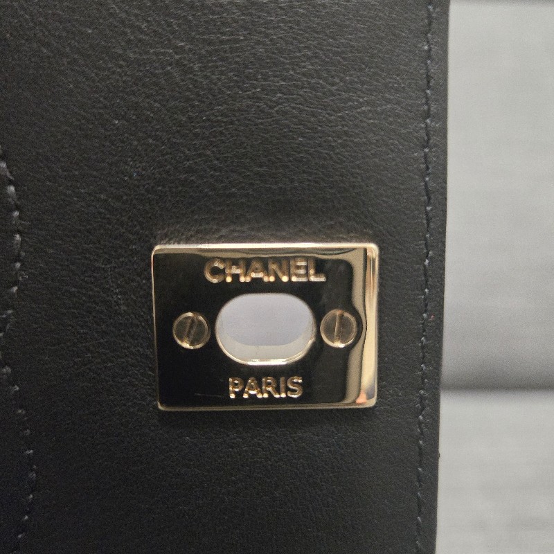 香奈兒 Chanel cf20 黑色牛皮黑金山型紋 v紋 掀蓋包-44