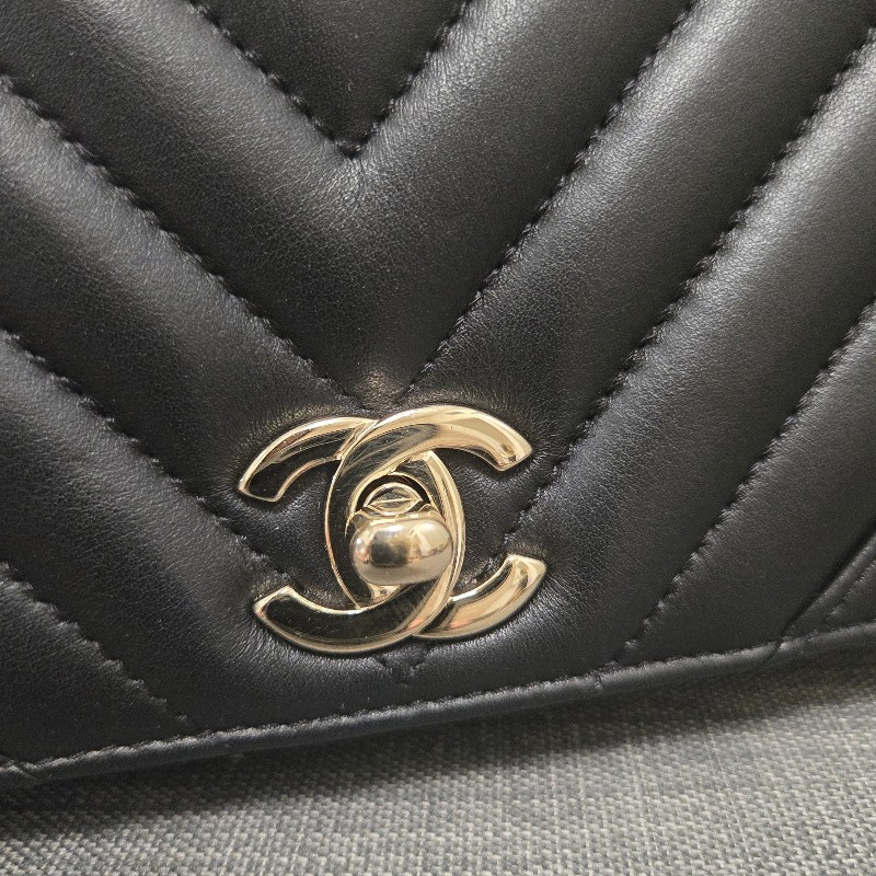 香奈兒 Chanel cf20 黑色牛皮黑金山型紋 v紋 掀蓋包-40