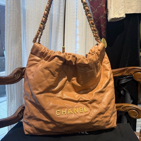 Chanel 22bag 驼色中号芯片款