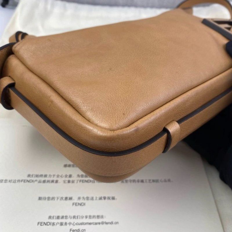 FENDI Simply 手提包腋下包小號棕色 22*4.5*13 99新配件塵袋-1
