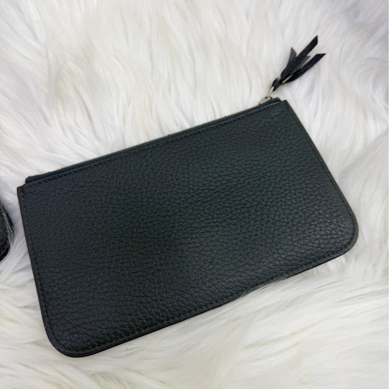 這是一款愛馬仕Dogon Duo GM Wallet採用Togo 皮革製成-4