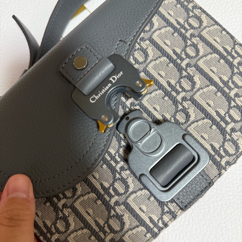 DIOR Saddle 迷你翻蓋郵差包-9