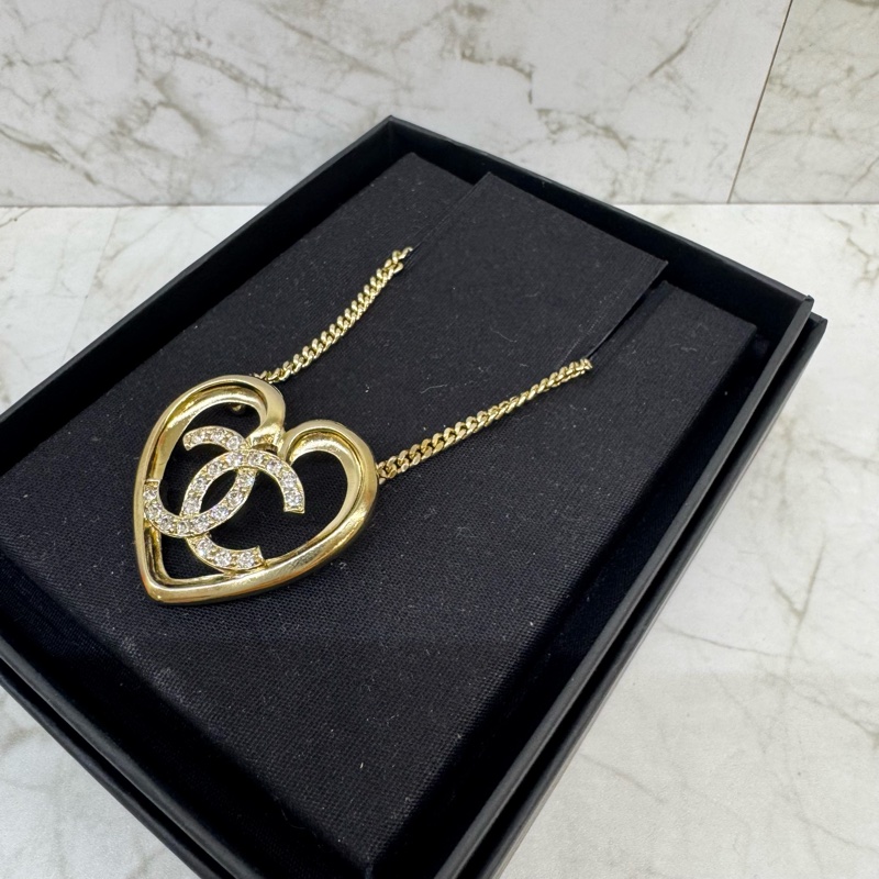 CHANEL愛心雙空雙C水鑽項鍊-1