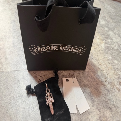 Chrome Hearts寶劍墜子