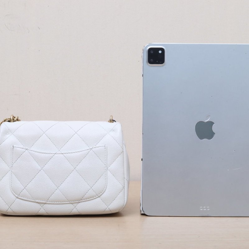 CHANEL 23PCF口蓋包19白色荔枝牛皮晶片開金扣愛心金球肩帶肩背包-4