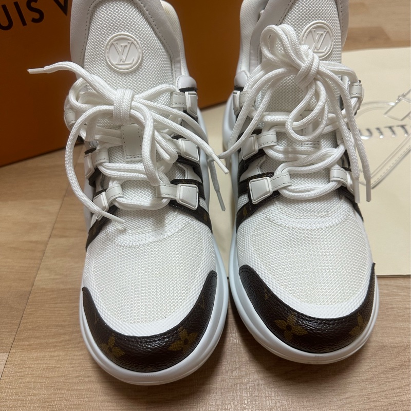 歡迎議價 Louis Vuitton 經典花紋配色老爹鞋 黃金尺寸39-1