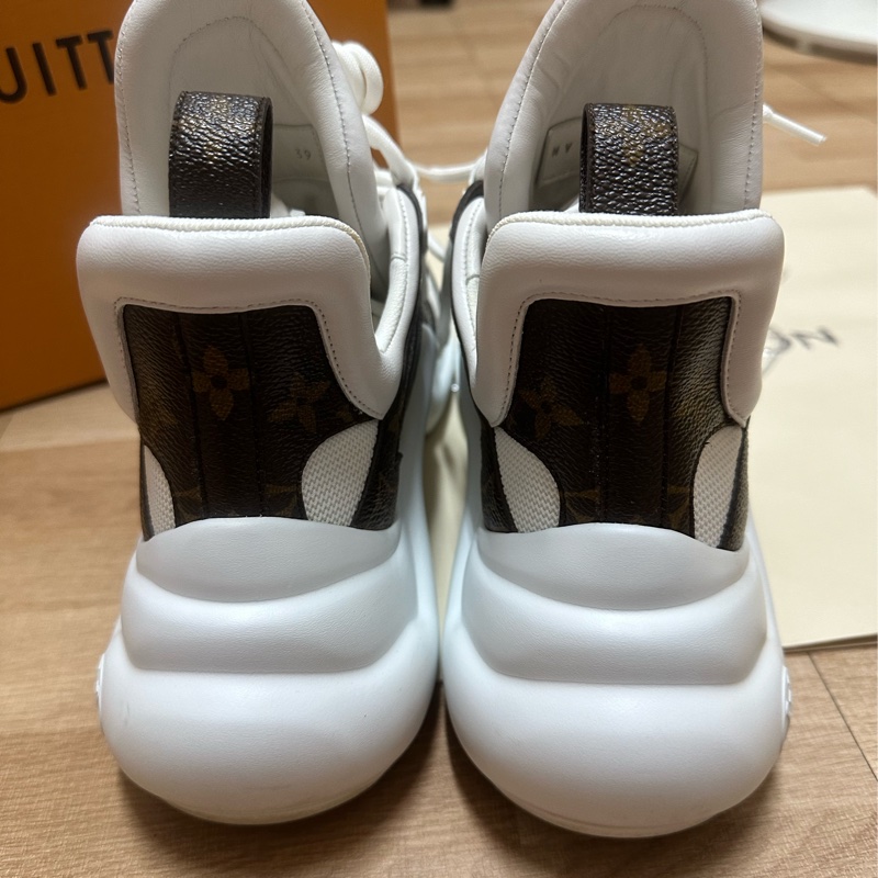 歡迎議價 Louis Vuitton 經典花紋配色老爹鞋 黃金尺寸39-3