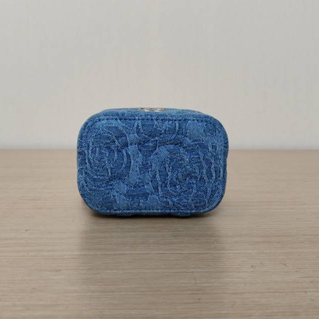 CHANEL 藍色牛仔鐳射標銀扣愛心金球肩帶23P方盒子化妝包帶鏡子10山茶花印花肩背包-4