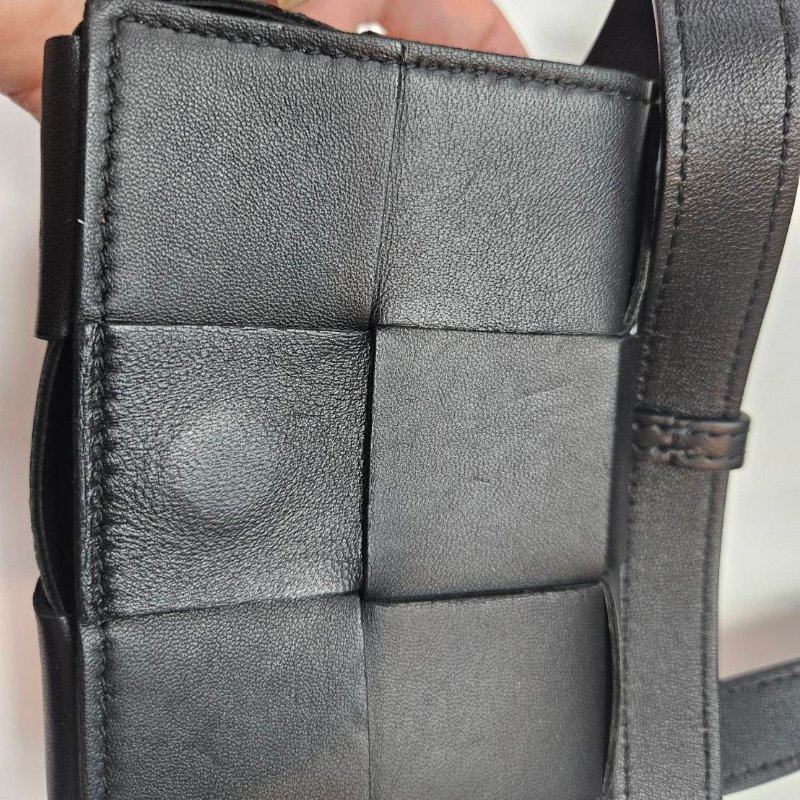 BOTTEGA VENETA mini款大格編織黑色斜背包/小廢包-5