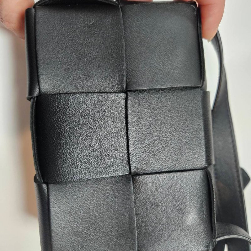 BOTTEGA VENETA mini款大格編織黑色斜背包/小廢包-6
