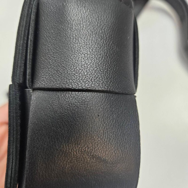 BOTTEGA VENETA mini款大格編織黑色斜背包/小廢包-9