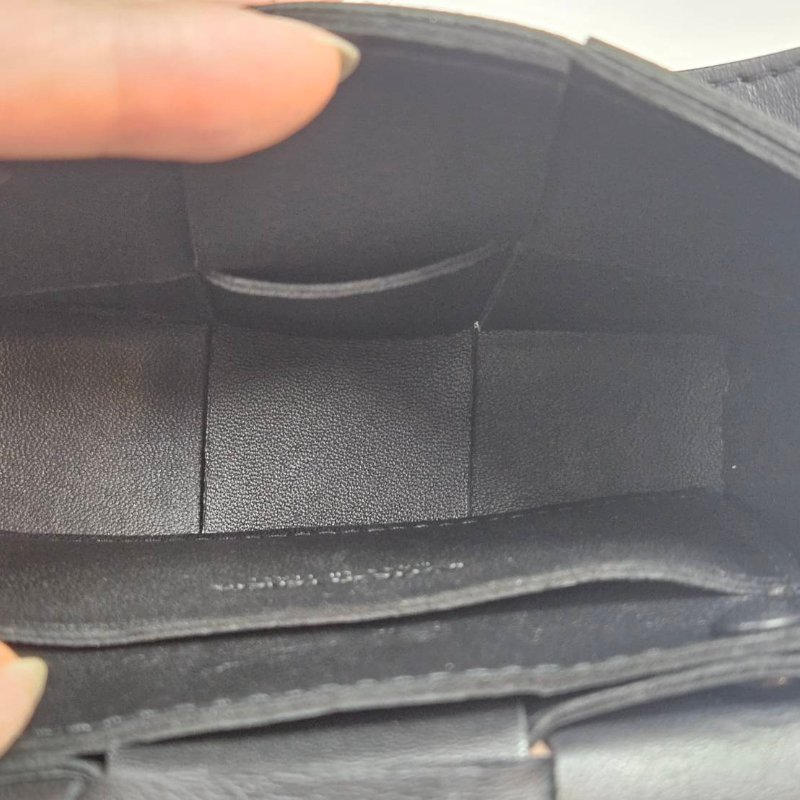 BOTTEGA VENETA mini款大格編織黑色斜背包/小廢包-13