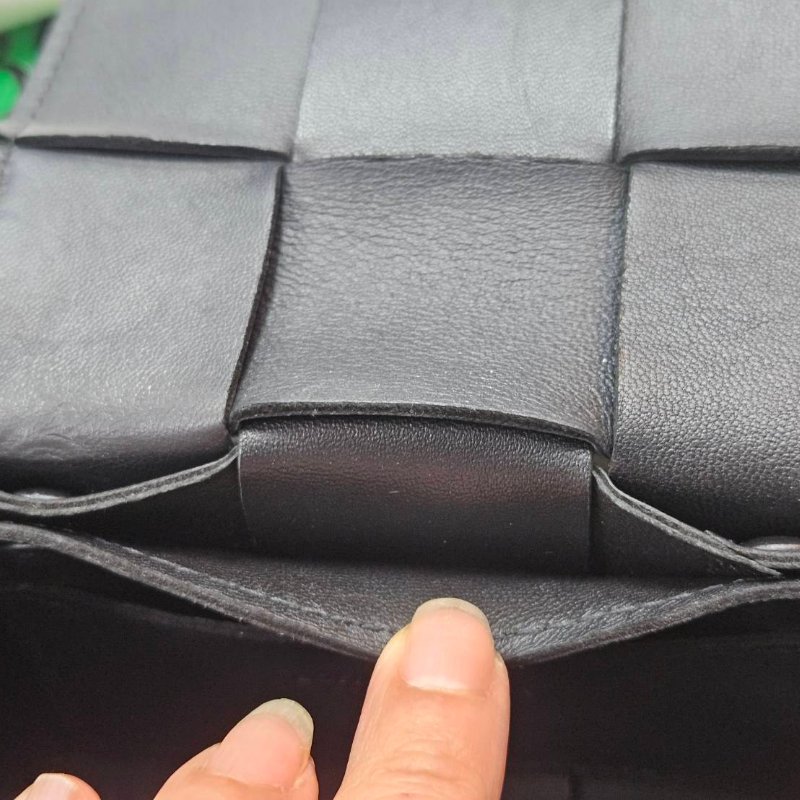 BOTTEGA VENETA mini款大格編織黑色斜背包/小廢包-14