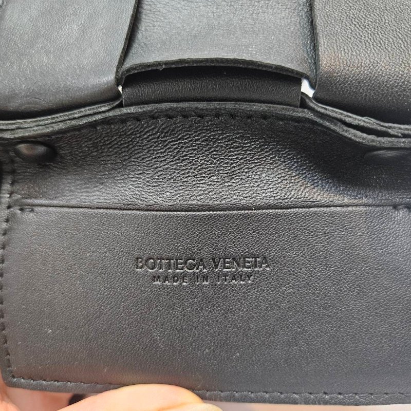 BOTTEGA VENETA mini款大格編織黑色斜背包/小廢包-17