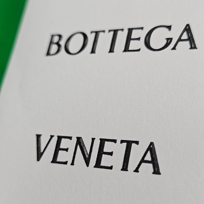 BOTTEGA VENETA mini款大格編織黑色斜背包/小廢包-22