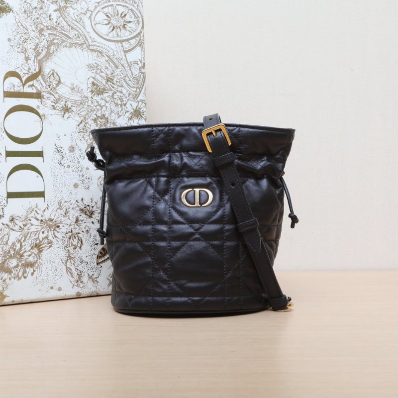 DIOR 黑色羊皮金扣202430Montaigne迷你水桶包肩背包-0