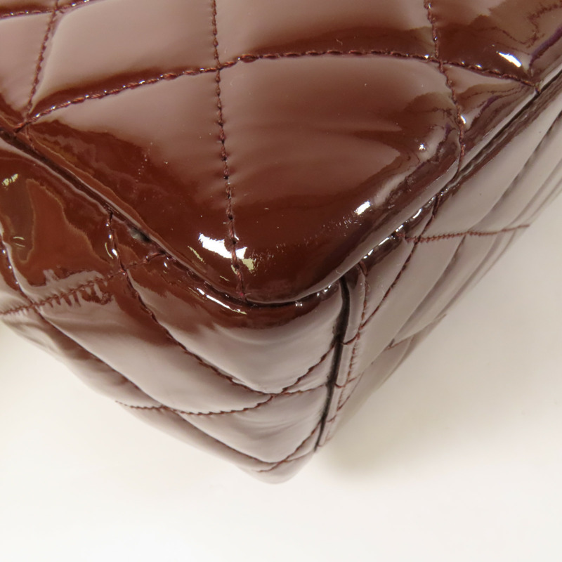 CHANEL 漆皮皮革Maxi Classic銀扣鏈帶肩背袋-12