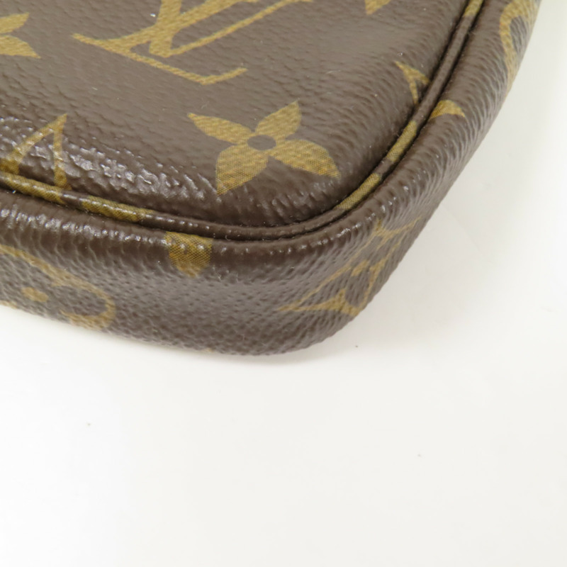 LOUIS VUITTON Monogram Mini Pochette Accessoires金扣手挽袋-9