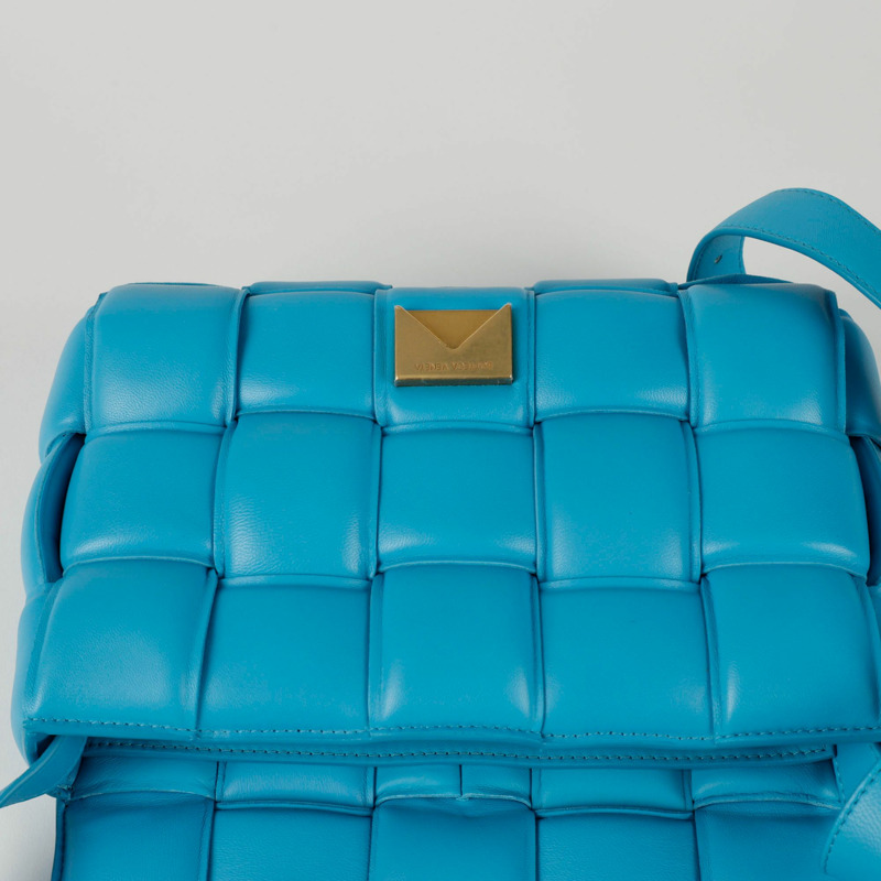 【包稅】BOTTEGA VENETA 帶襯墊的磁帶單肩斜挎包 591970-10