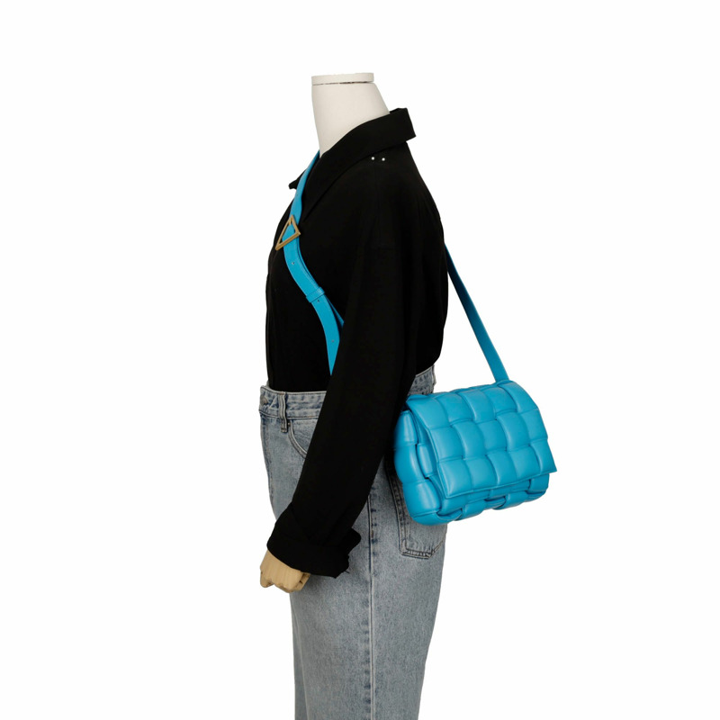 【包稅】BOTTEGA VENETA 帶襯墊的磁帶單肩斜挎包 591970-12