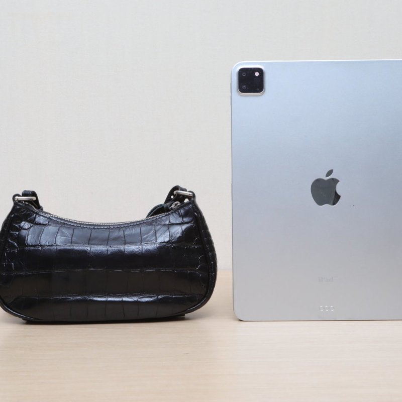 BALENCIAGA LeCagole機車月牙包Mini20黑色牛皮肩背包-4