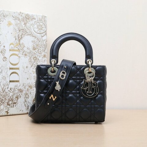 DIOR Lady戴妃包四格黑色羊皮琺瑯扣2022肩背包