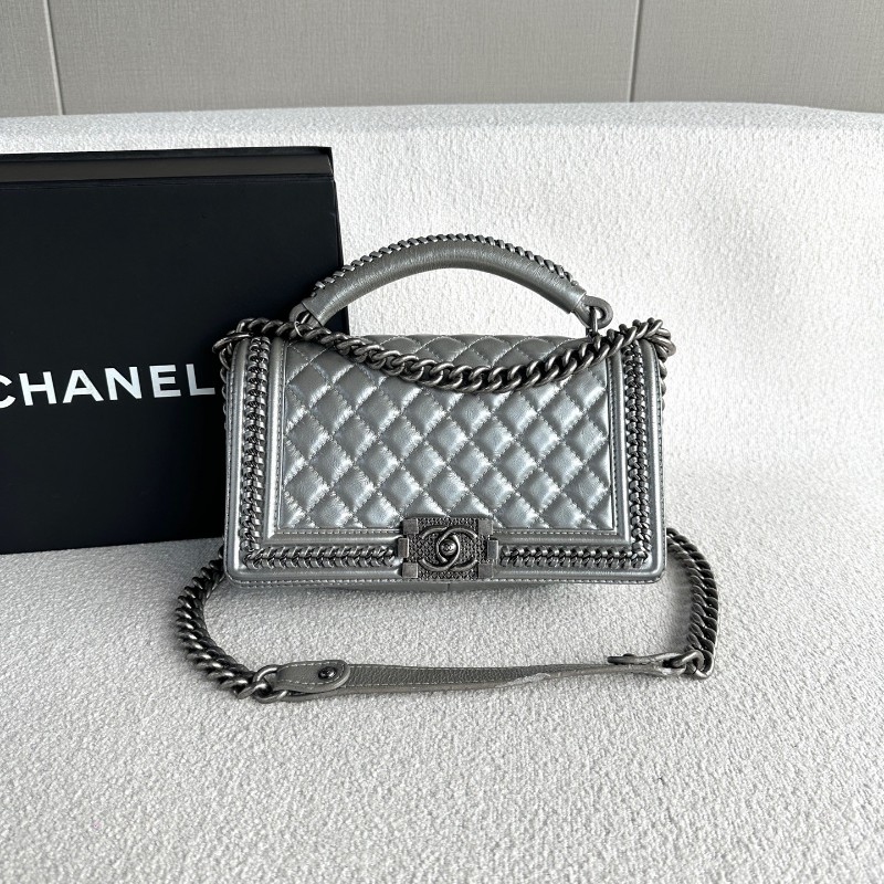 Chanel香奈兒 宮廷限定款手柄Leboy 中號 牛皮珍珠灰復古銀扣手提包 肩背包-1
