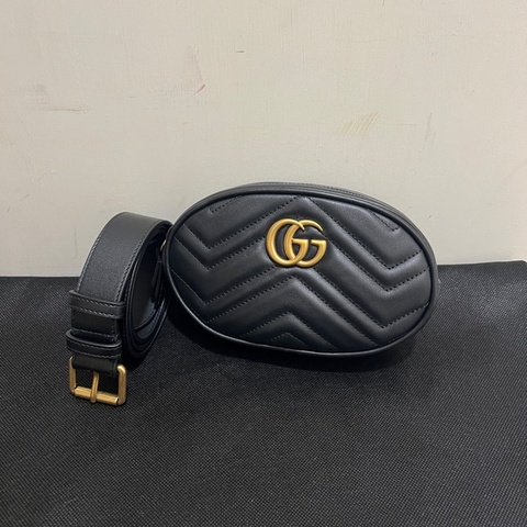 Gucci GG Marmont 黑牛皮腰包